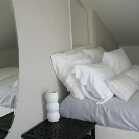Apartment Sparkling 2 Bedroom Apartment In Lisbon Lisbon