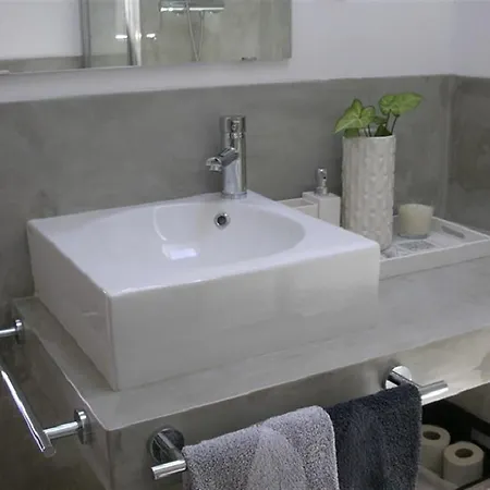 Apartment Sparkling 2 Bedroom Apartment In Lisbon