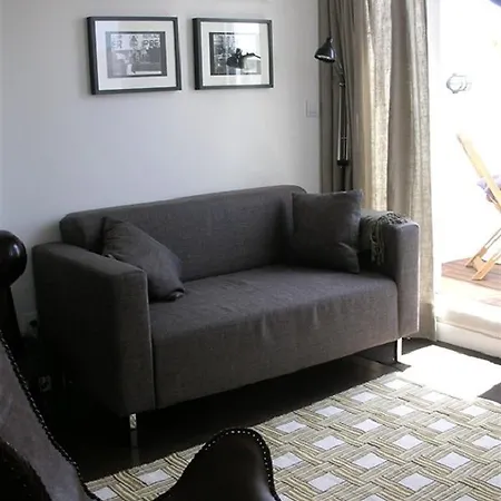 Sparkling 2 Bedroom Apartment In Lisbon Apartment
